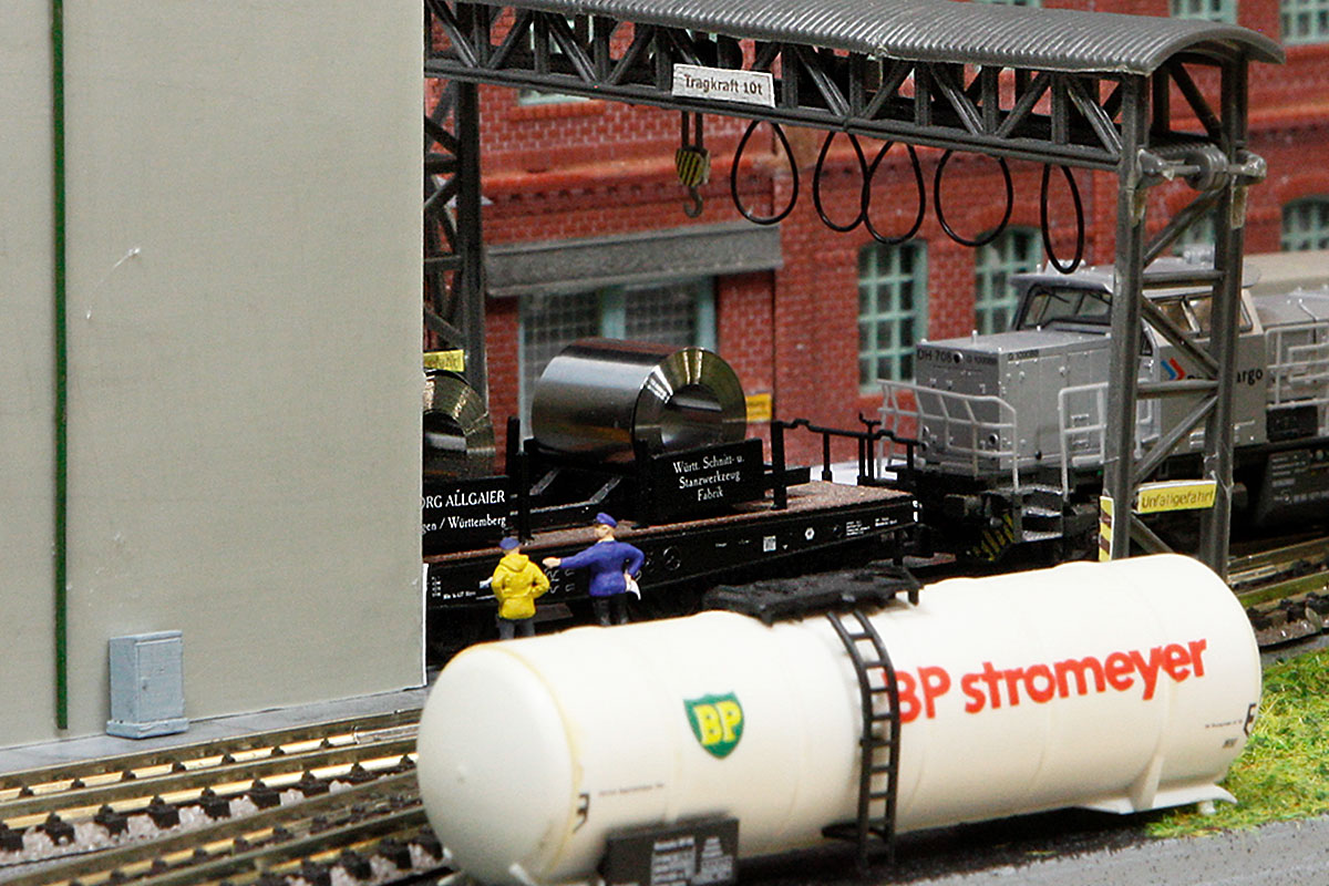 Micro model railroad layout