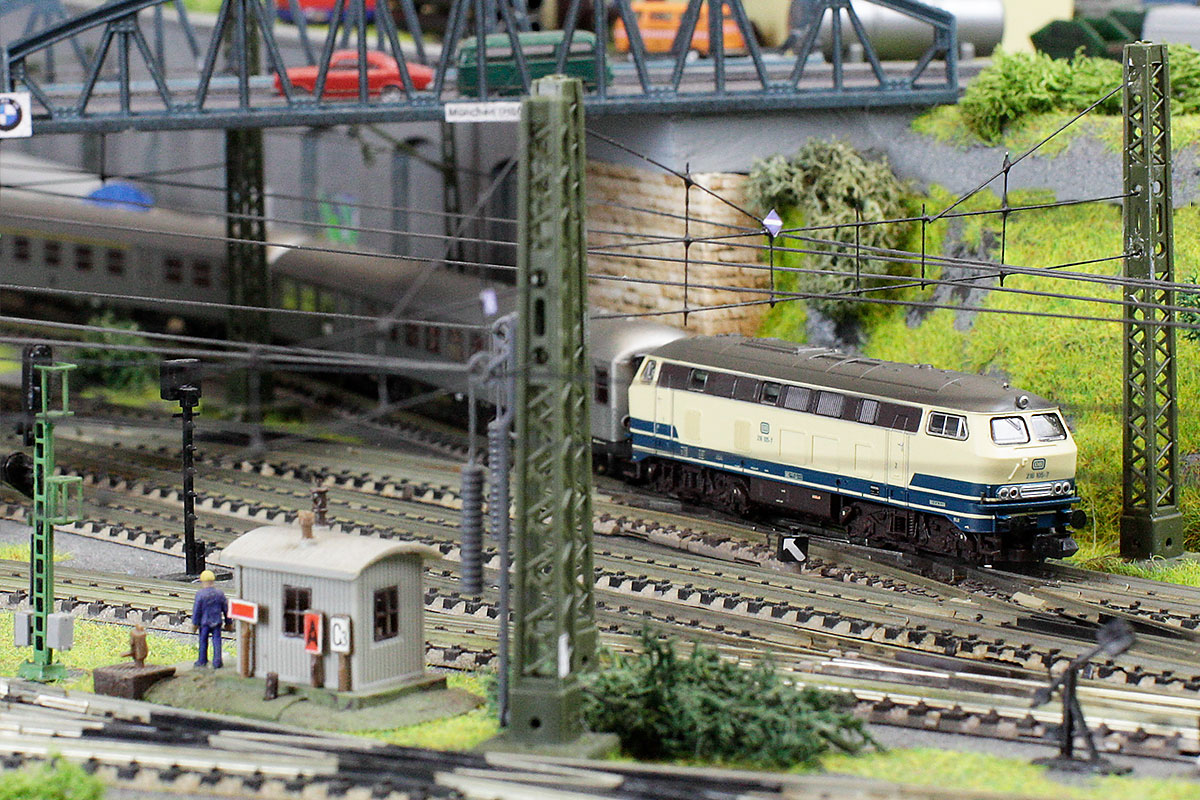 N gauge model railway layout 4x8