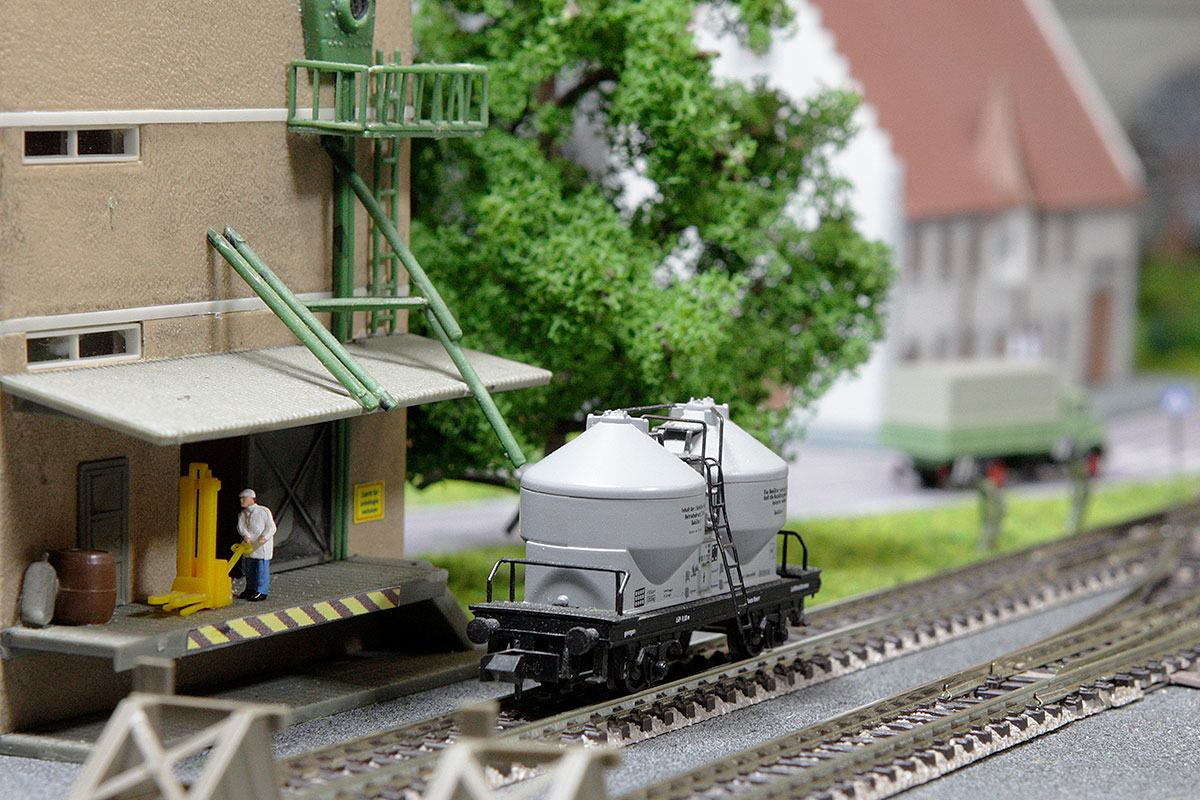 N scale small layout