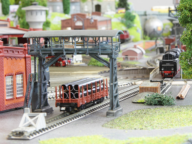 Crane N scale