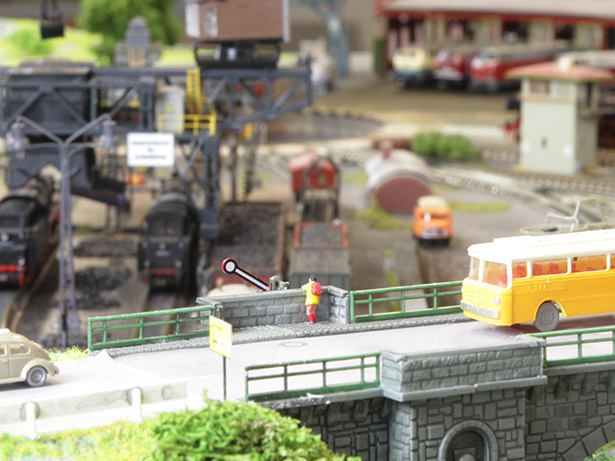 Locomotive depot N scale layout