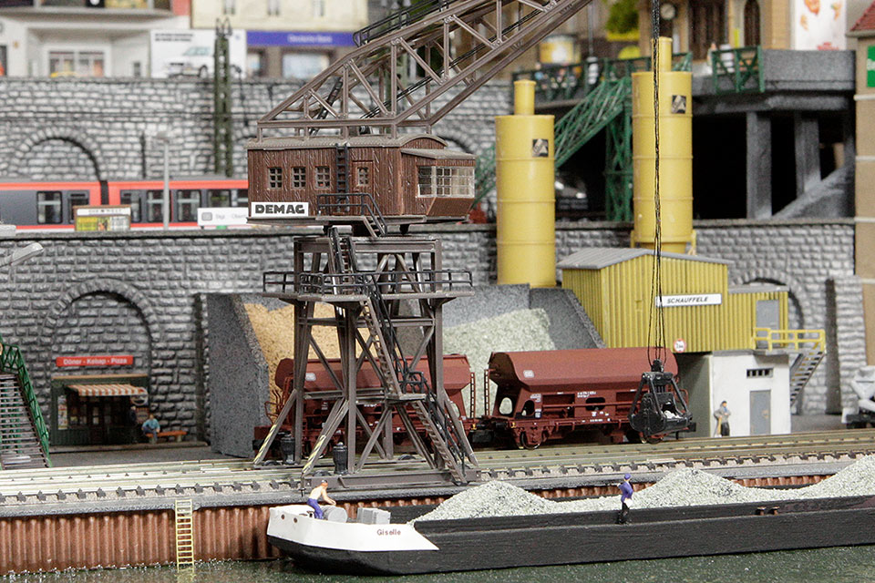 Model railway harbor