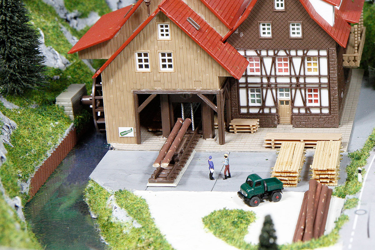 N scale sawmill