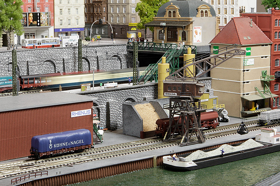 N scale harbour layout