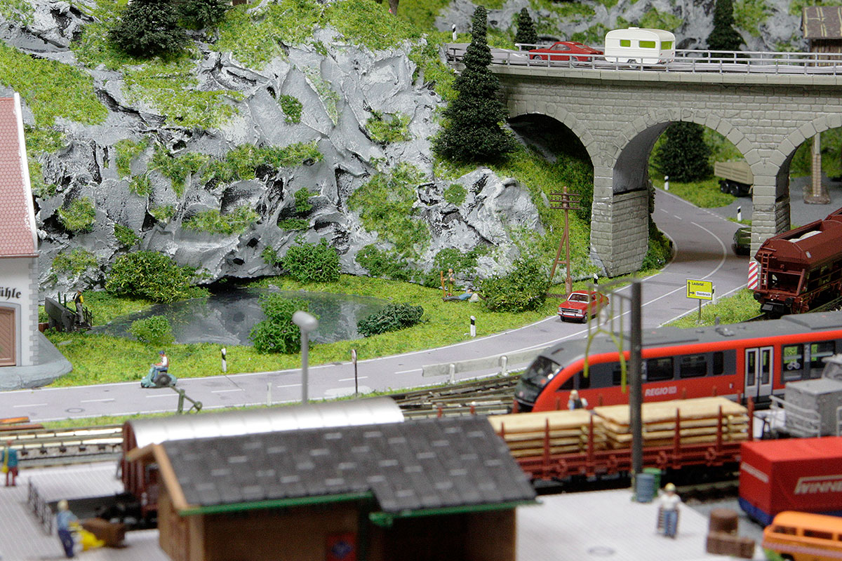 Small model railroad layout