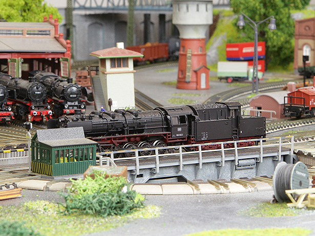 Steam locomotive N scale