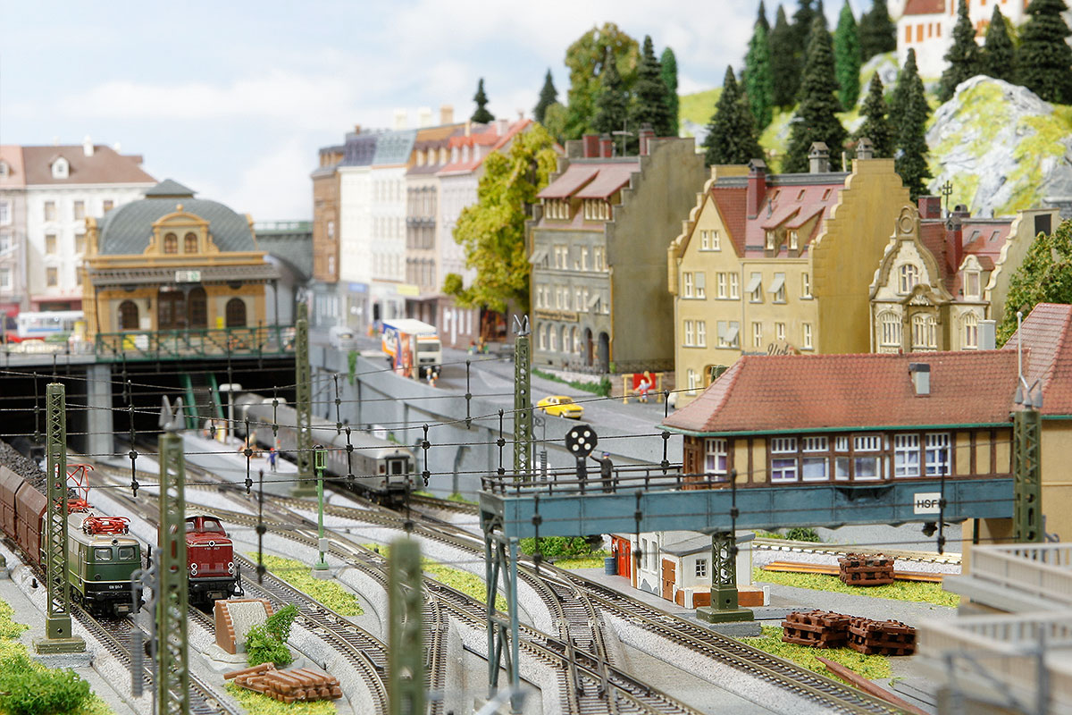 KATO 4x8 N gauge layout