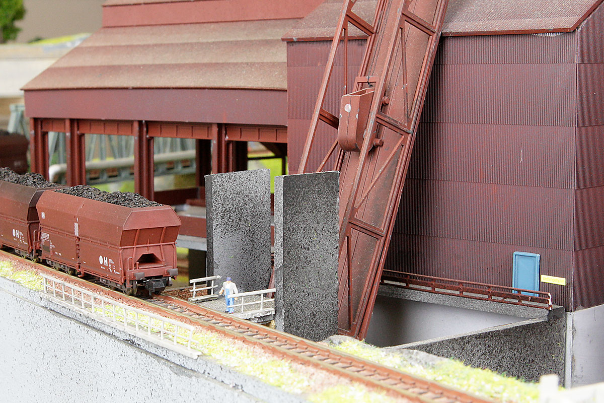 N gauge switching layout